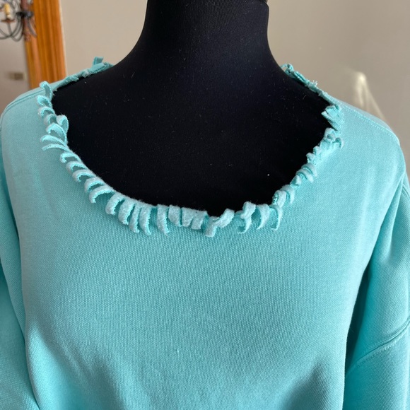 Sweatshirt beach coverup or just a great casual top - Picture 3 of 14